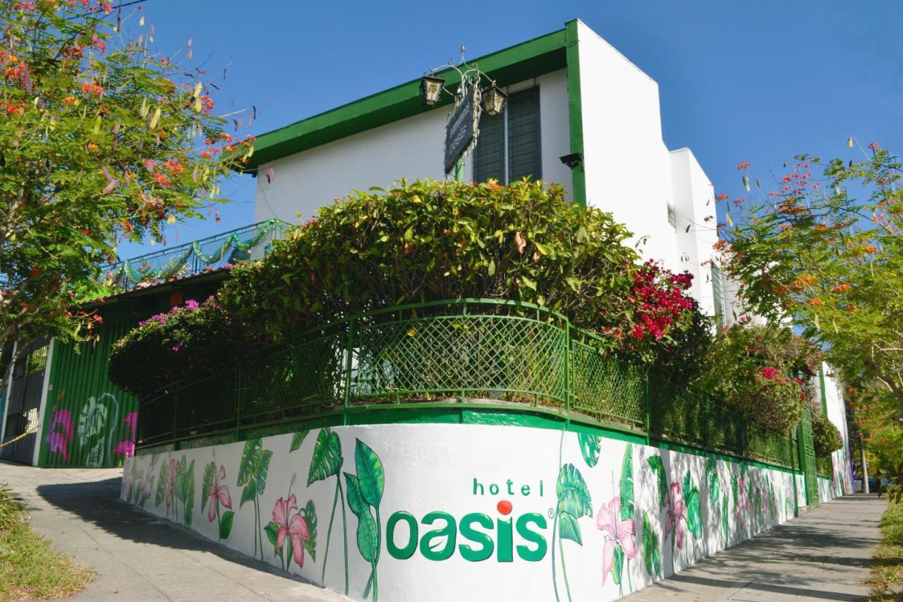 Hotel Oasis San Salvador Esterno foto