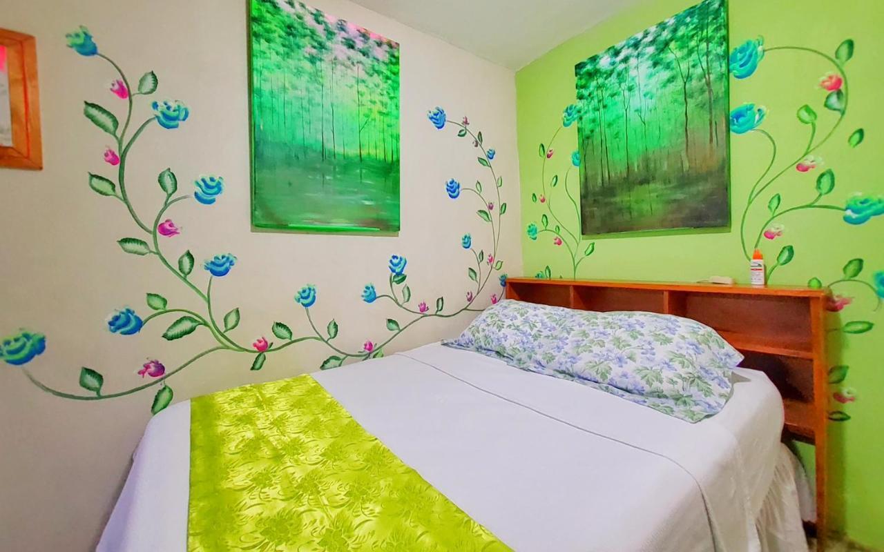 Hotel Oasis San Salvador Esterno foto