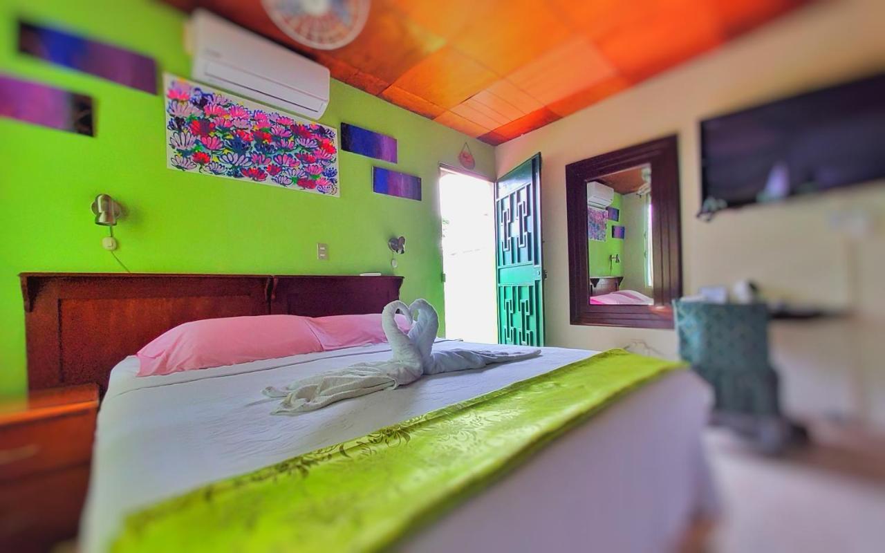Hotel Oasis San Salvador Esterno foto