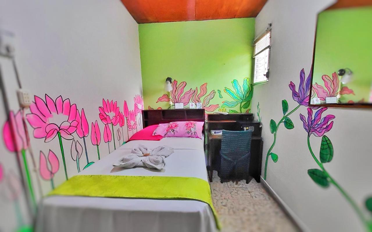 Hotel Oasis San Salvador Esterno foto