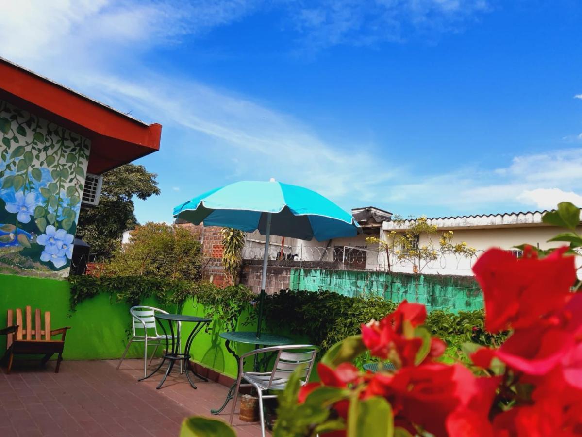 Hotel Oasis San Salvador Esterno foto