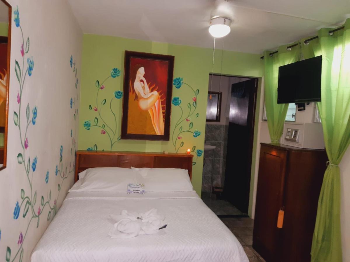Hotel Oasis San Salvador Esterno foto