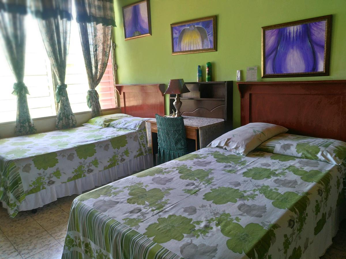 Hotel Oasis San Salvador Esterno foto