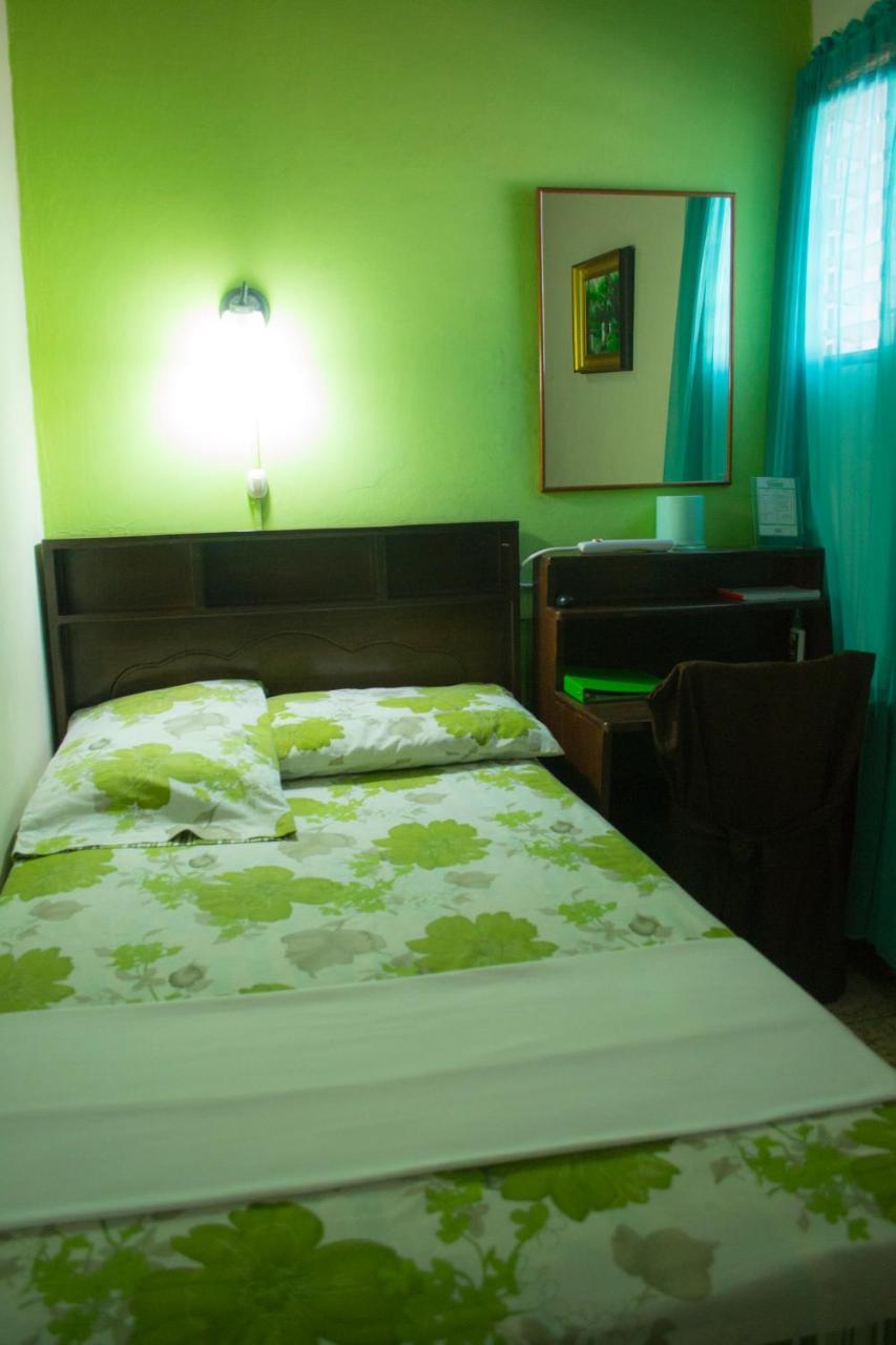 Hotel Oasis San Salvador Esterno foto